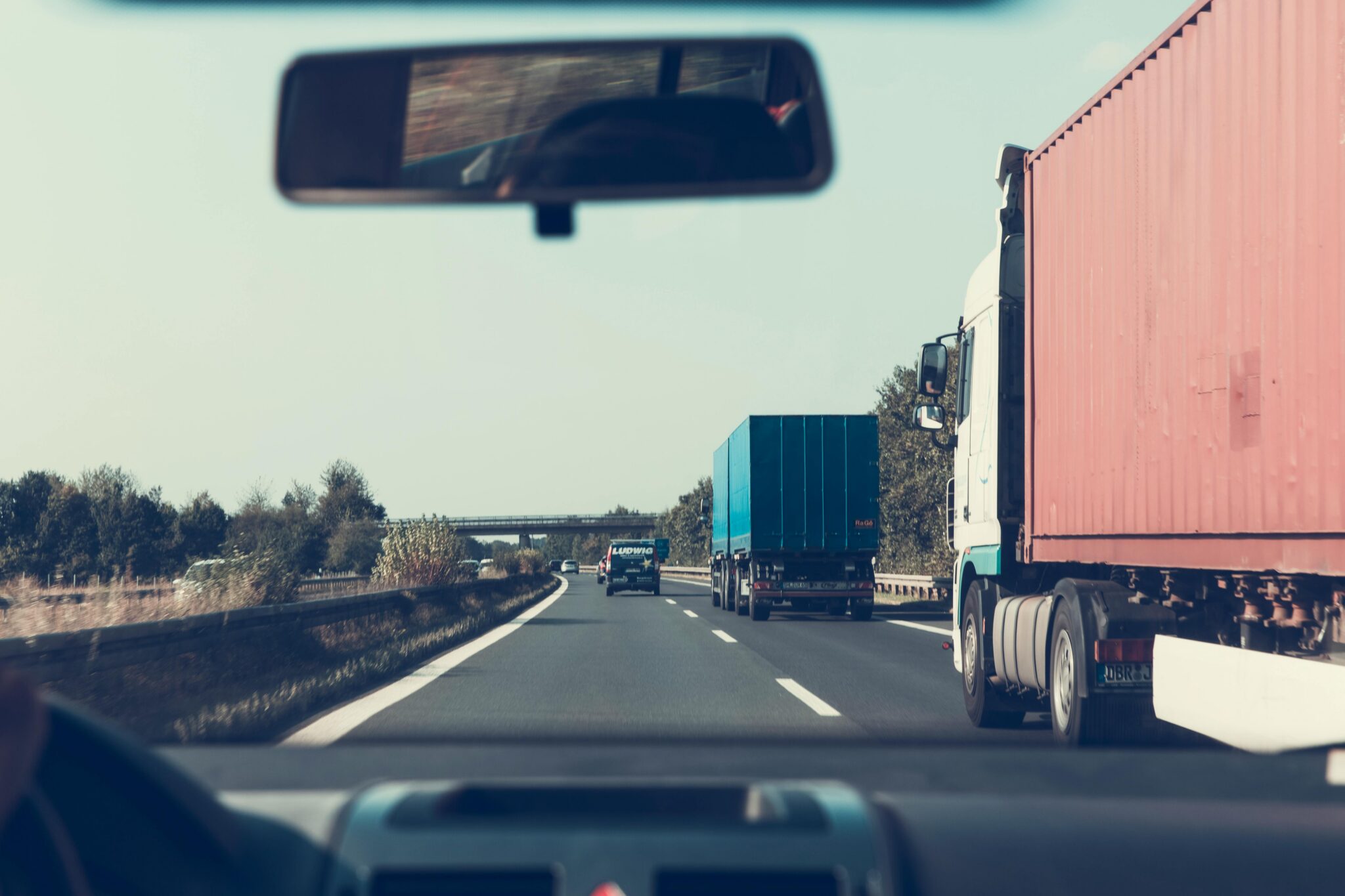 Vrachtwagenchauffeur tijdens een professionele opleiding